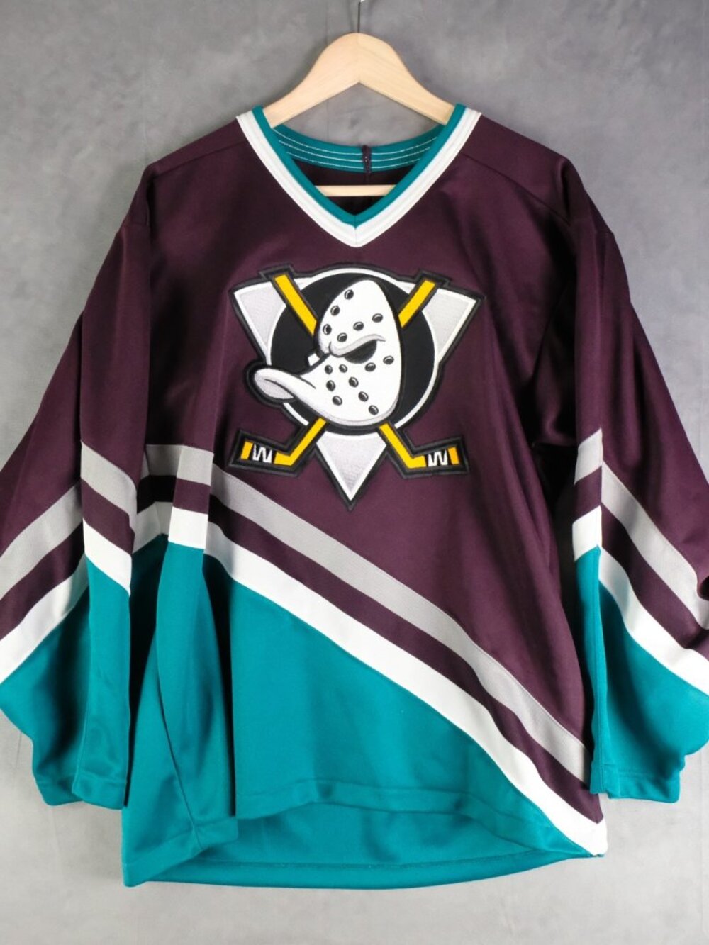 Vintage Anaheim Mighty Ducks Jersey Mens Medium Purple NHL CCM Blank